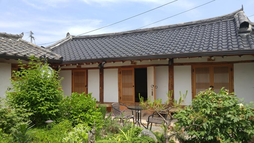 Floral Space Hanok Guesthouse Kjongdžu Exteriér fotografie
